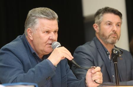 Sestanek s krajani Begunj pri Cerknici v zvezi s kanalizacijo 08 Foto Ljubo Vukelič